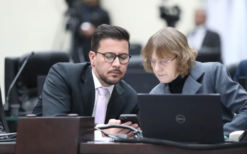 Parlamentares solicitam documentos do Ministério Público sobre investigação de Ricardo Arruda.
