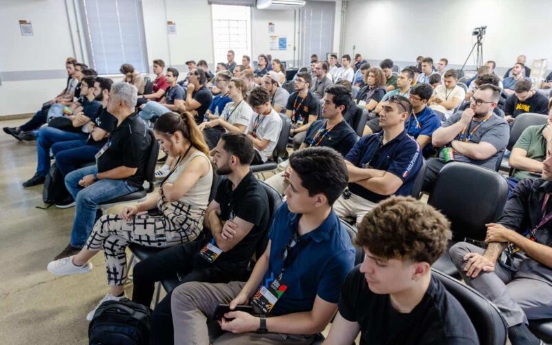 Participação recorde de mais de 5 mil pessoas no Latinoware 2025.