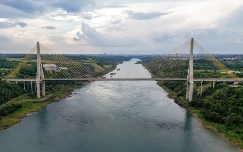 Presidente Lula marca presença na inauguração da Ponte da Integração Brasil-Paraguai
