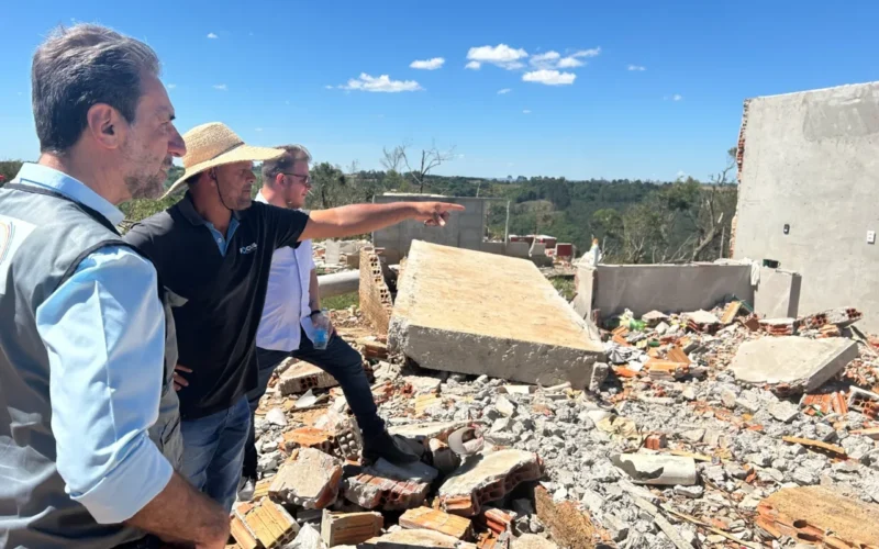 Itaipu firma compromisso para ajudar na reconstrução de Rio Bonito do Iguaçu