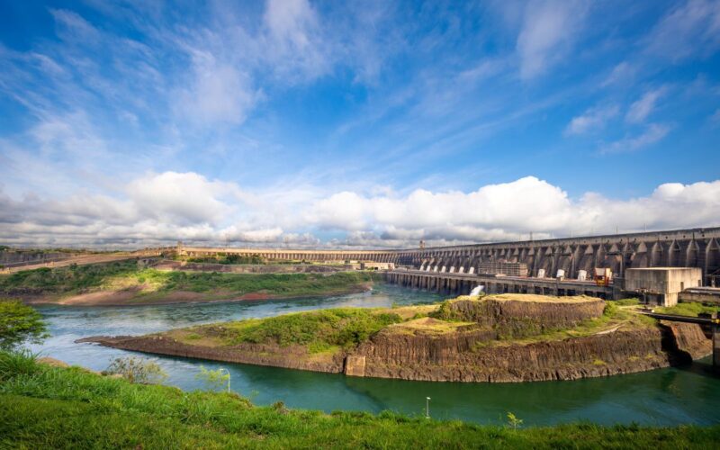 Itaipu destinará R$ 1,5 bilhão para reduzir tarifas e beneficiar consumidores até 2026