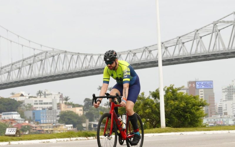 Do padel ao triathlon: médico paranaense encara o desafio do IRONMAN 70.3 em Curitiba