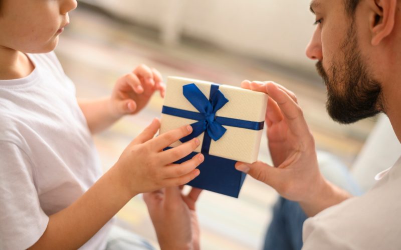 Pesquisas de preços ajudam a economizar em um Dia dos Pais com presentes mais caros